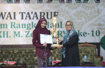 SMK Al Falah Salatiga Raih Juara 3 dalam Pawai Ta’aruf Haul KH Zoemri RWS ke-10
