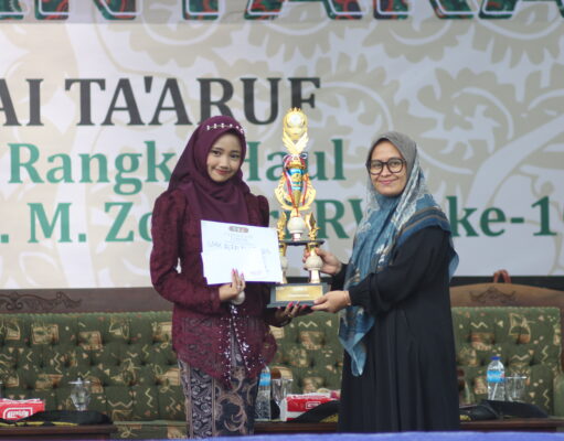 SMK Al Falah Salatiga Raih Juara 3 dalam Pawai Ta’aruf Haul KH Zoemri RWS ke-10