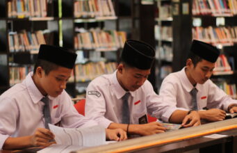 SMK Al Falah Plus Salatiga Adakan Kunjungan Literasi ke Perpustakaan Daerah Kota Salatiga