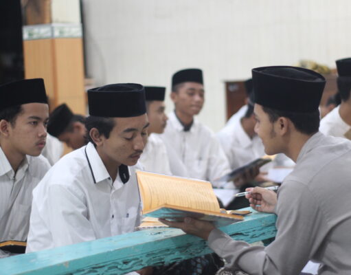 Santri Takhasus SMK Al Falah Sukses Tuntaskan Ujian Akhir Dirosah dengan Semangat dan Perjuangan Ujian Qiroatul Kutub