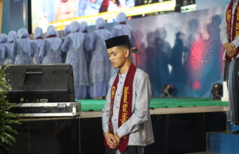 Prestasi dan Doa Menyatu di Wisuda SMK Al Falah dan Haflah Akhirusanah